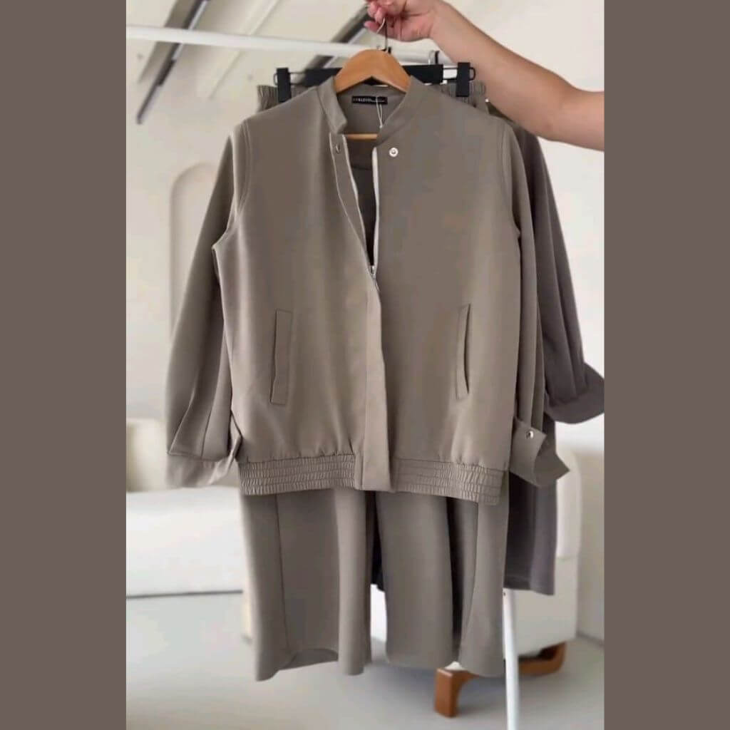 4 Pocket Style Premium Quality Winter 2-Pcs Tracksuit. CWTS-38