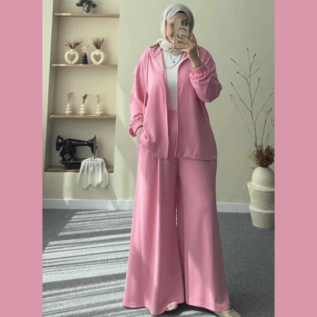 Wide-Leg Bottom Over Size Style Premium Quality Winter 2-Pcs Tracksuit. CWTS-39