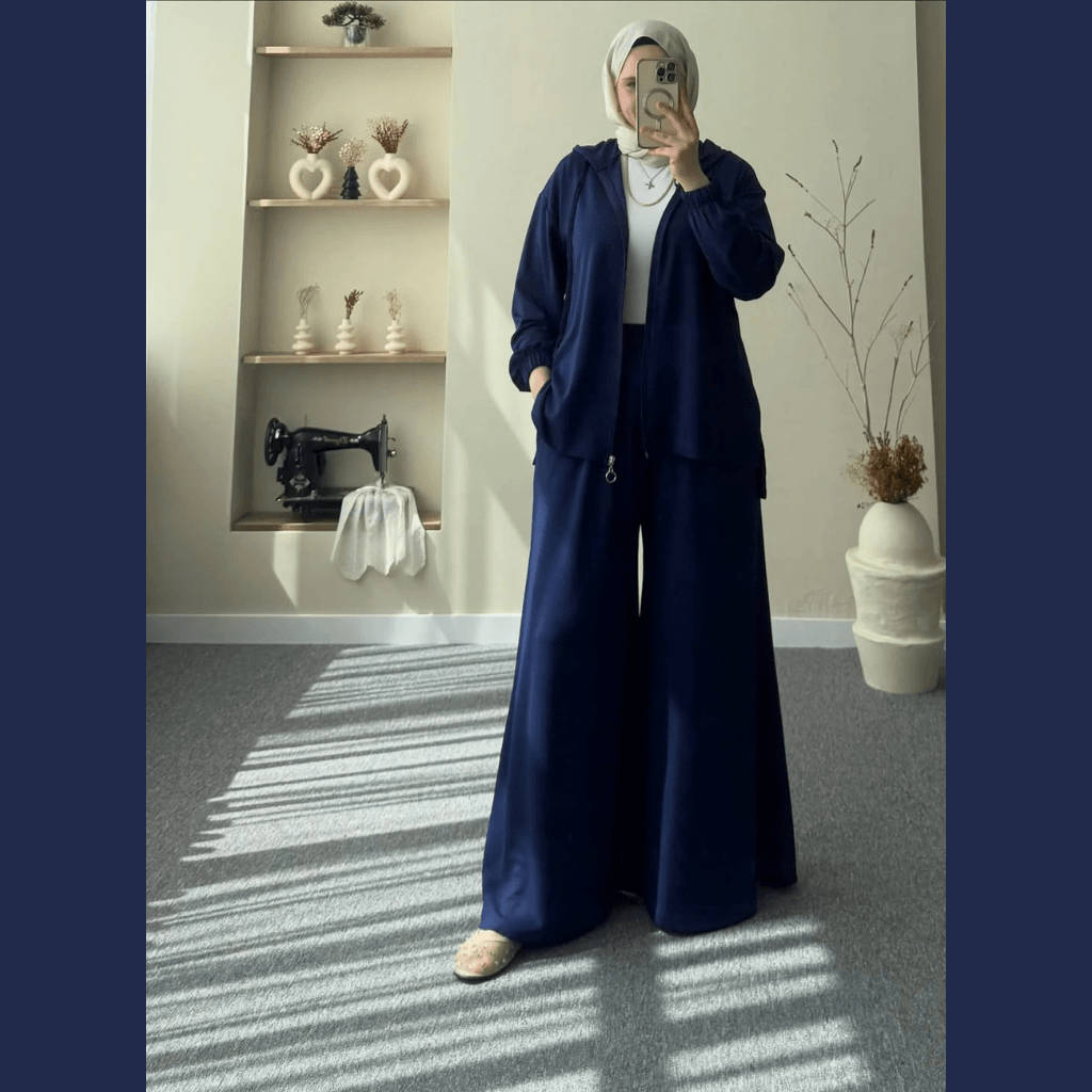 Wide-Leg Bottom Over Size Style Premium Quality Winter 2-Pcs Tracksuit. CWTS-39